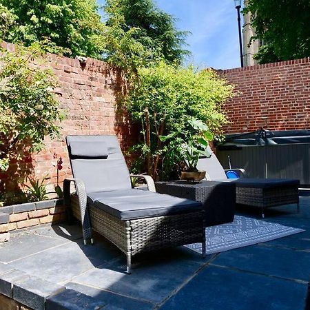 Huge Luxury 8 Bed Manor House Hot Tub Pool Table Villa Saffron Walden Exterior photo